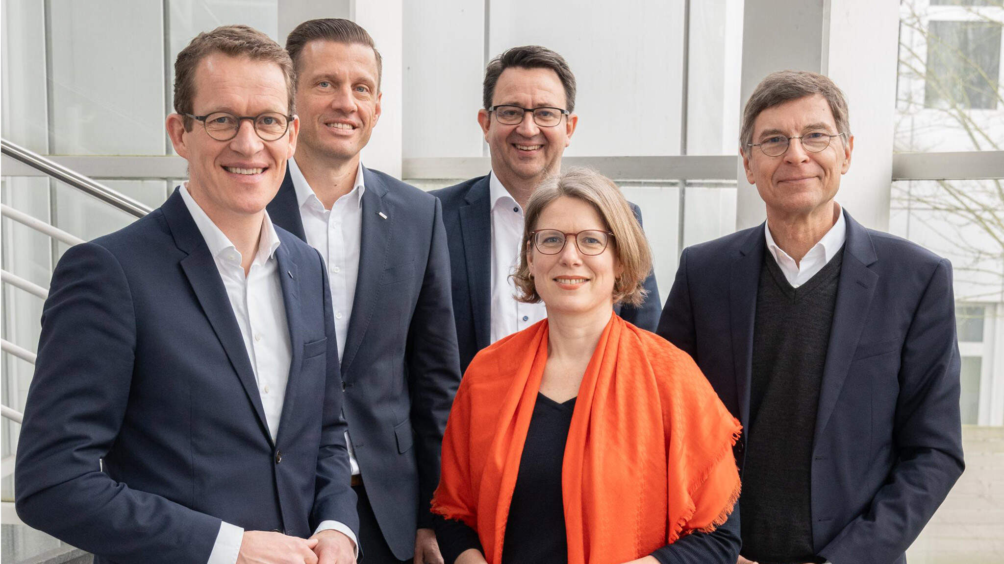 f.l.t.r.: Burkhard Eling, CEO Dachser SE, Alexander Tonn, COO Road Logistics Dachser SE, Stefan Hohm, CDO Dachser SE, Prof. Alice Kirchheim, Director of Fraunhofer IML, Prof. Dr. Stefan Wrobel, Director of Fraunhofer IAIS. Picture: DACHSER